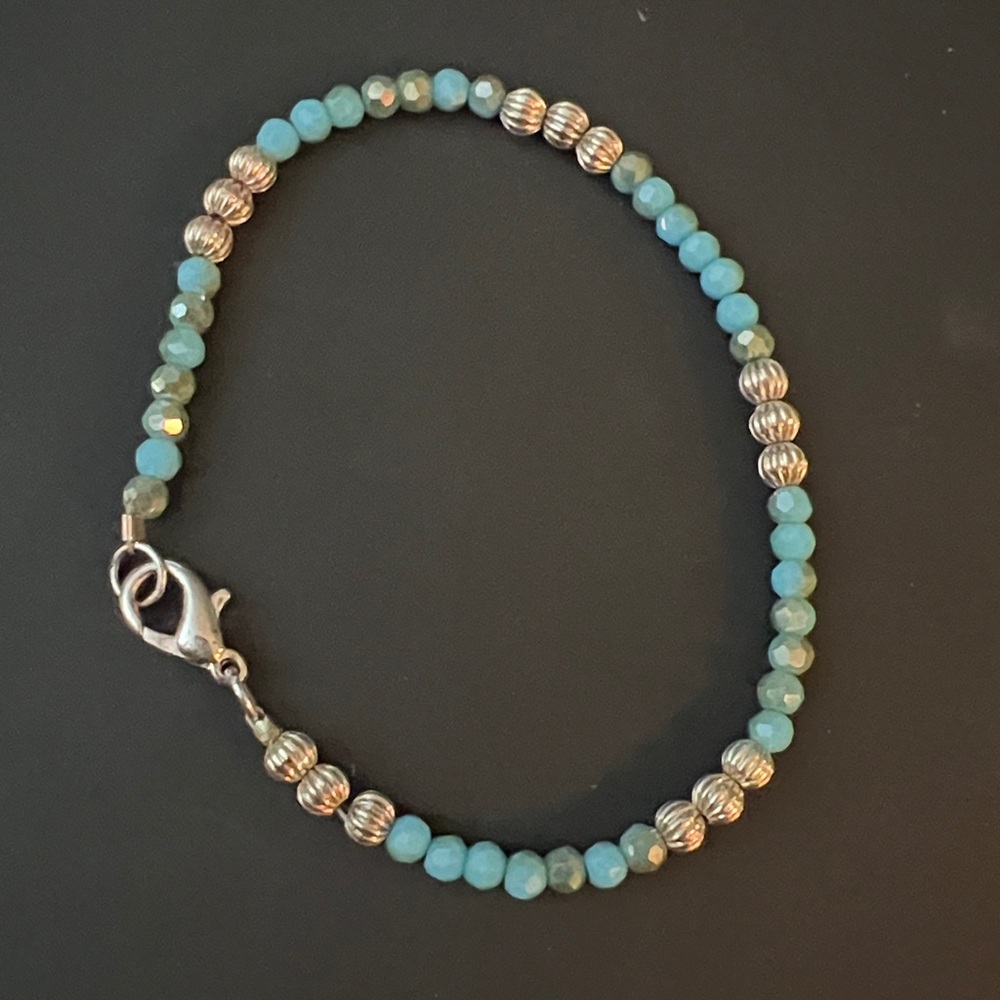 Beautiful turquoise and sterling bracelet 7 1/4 inches